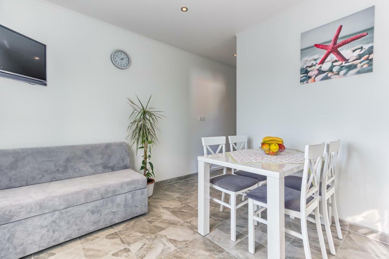 Apartment Adriano Bol Bagian luar foto
